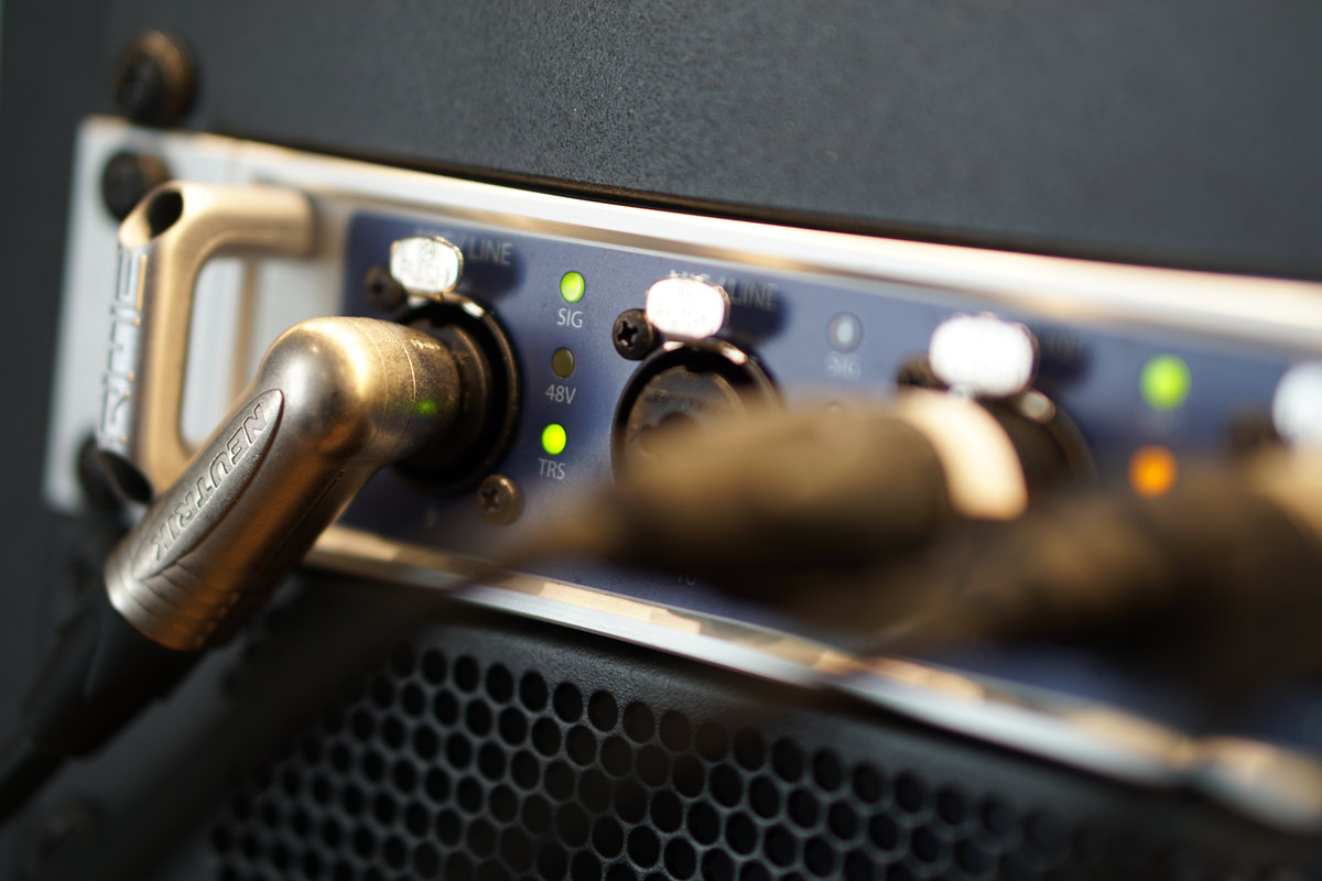 Mikrofonanschlüsse und Studiotechnik